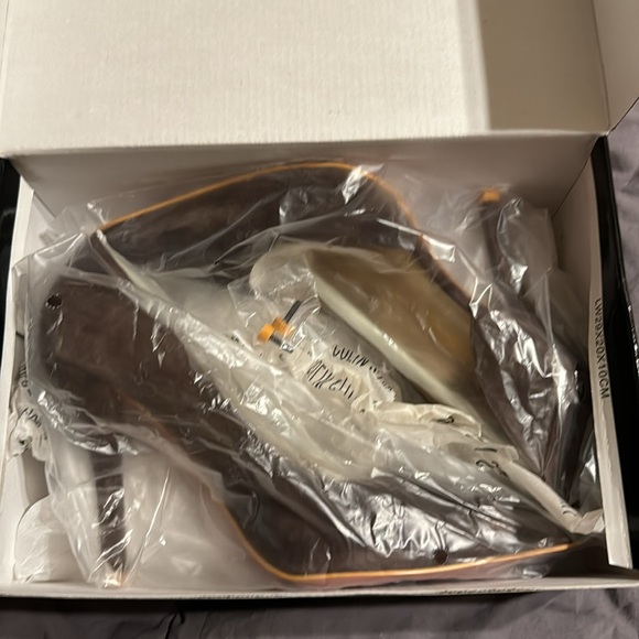 NWT Colin Stuart Brown Pumps - Picture 4 of 5